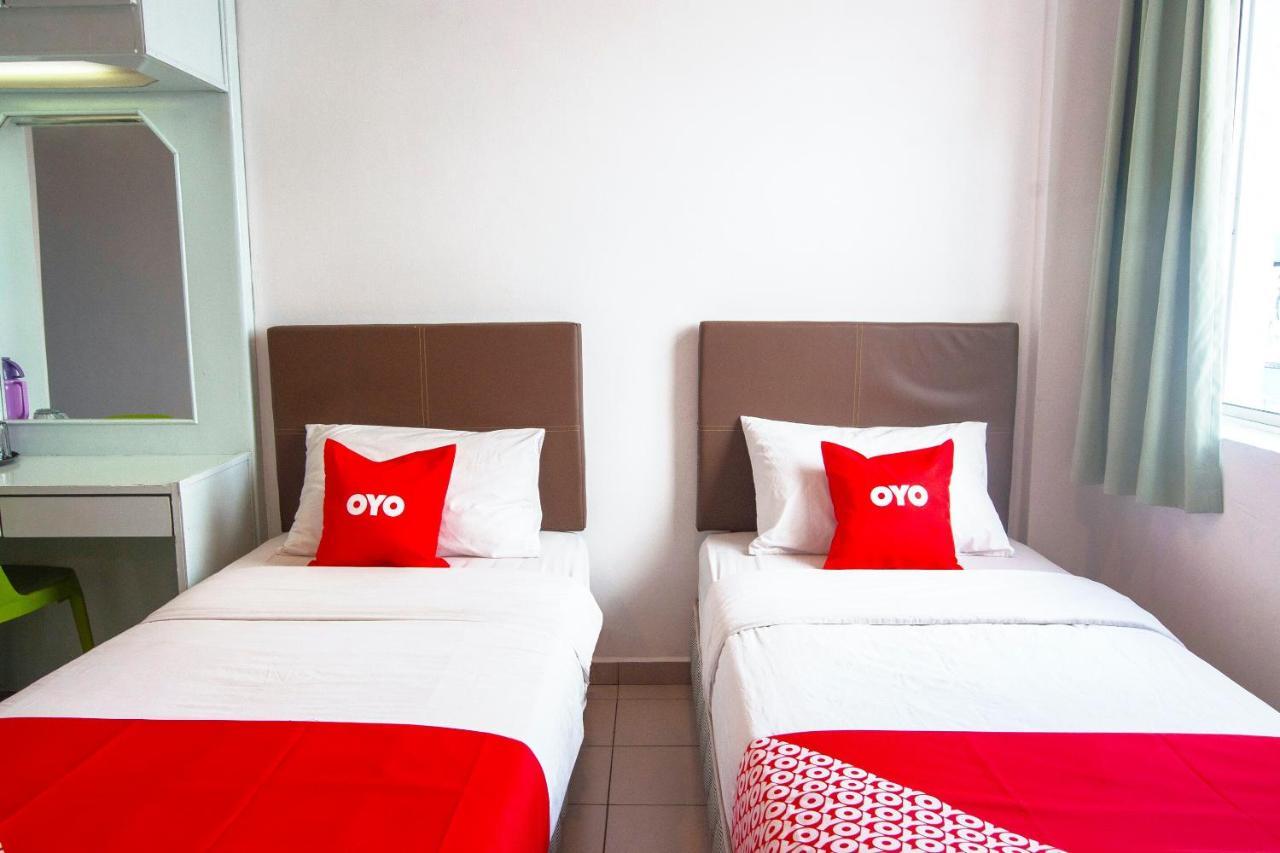 OYO 89577 Kristal Hotel Keningau Exterior foto